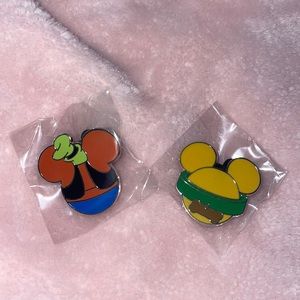 TOKYO DISNEY PIN SET